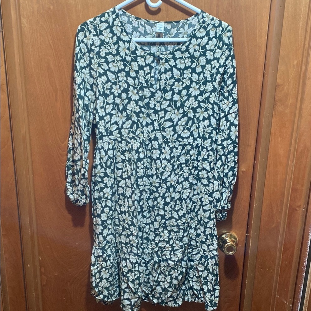Boho Old Navy Dark Green Floral 3/4 Sleeve Maternity Dress with Crew Neck  Fall